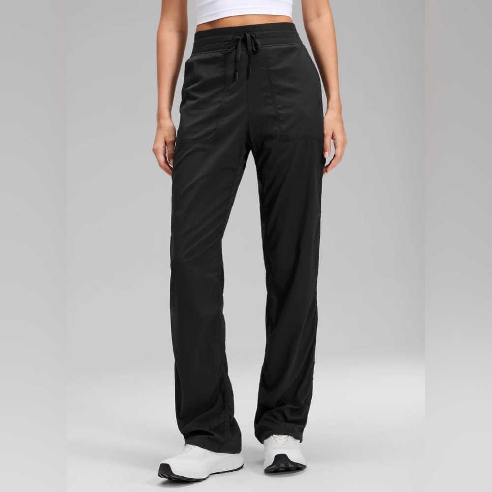 Lightweight Straight Leg Pocket Pant 32"